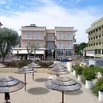 Hotel Sara 3*