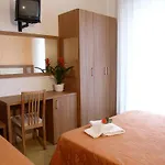 Sara Hotel 3*
